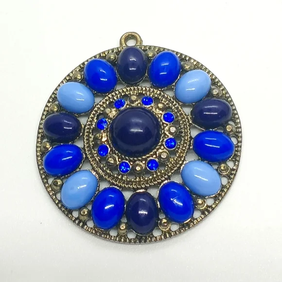 Silver Tone Pendant Blue Rhinestones and Plastic Cabachon Pendant Victorian - Picture 1 of 2